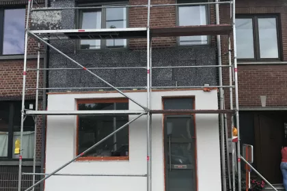 Bigger view of gevelrenovatie: lijmen isolatie 12 cm