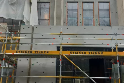 Bigger view of de gevel is geisoleerd en afgewerkt met een wapeningslaag
